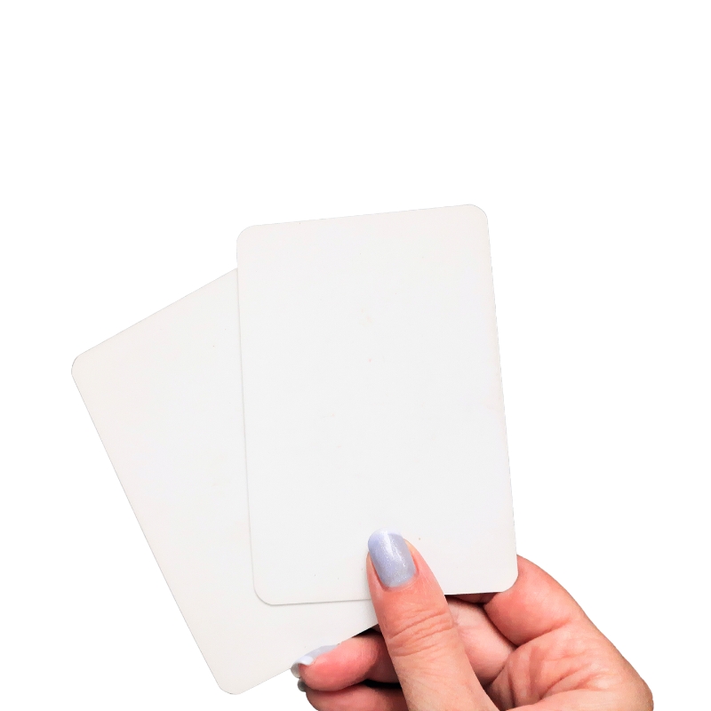 Imagem da Descubra as Possibilidades de Personalização de Cartões PVC Branco e Crie uma Impressão Memorável